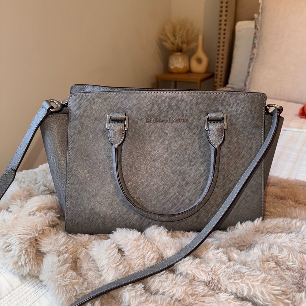 Michael Kors Selma medium purse